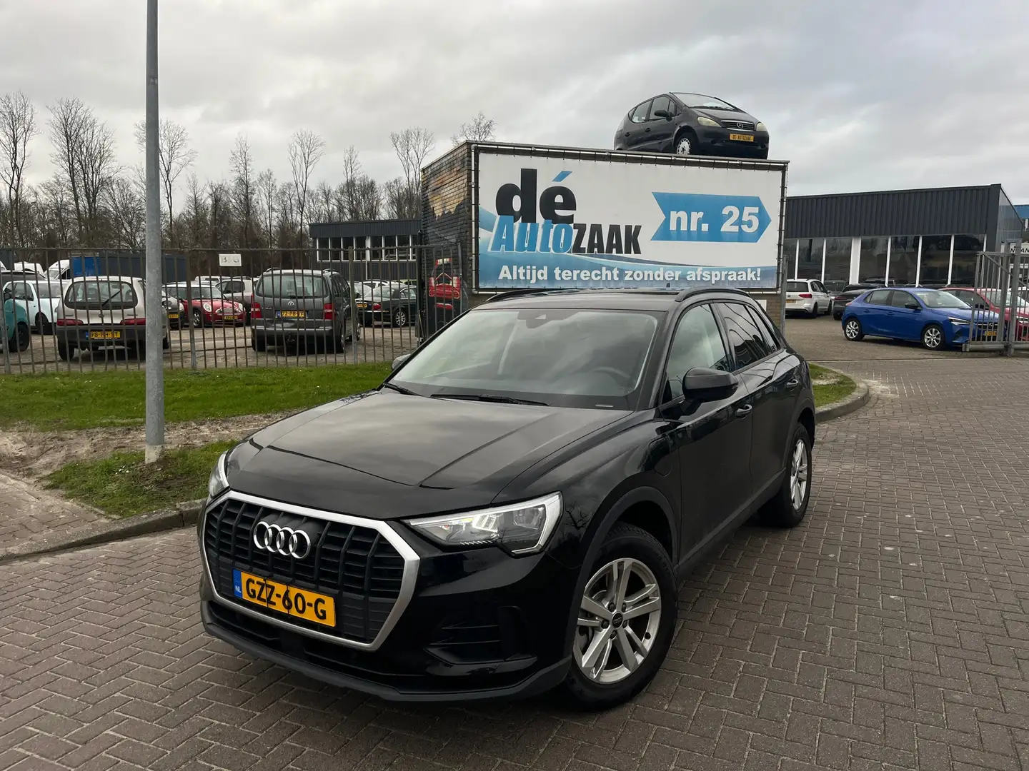 Audi Q3 45 TFSI e edition Plug-in Negro - 1