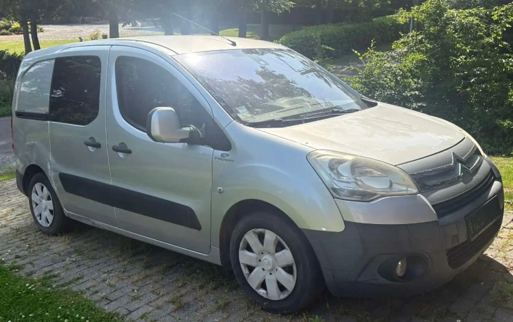 Citroen Berlingo Berlingo 1.6 HDi SX siva - 1