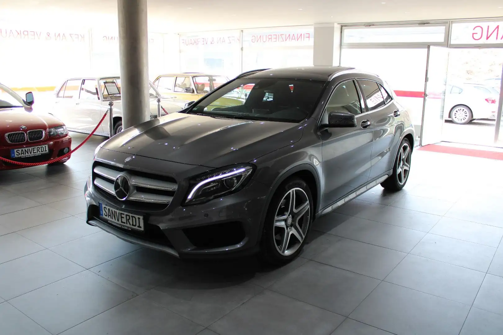 Mercedes-Benz GLA 220 CDI 4MATIC DCT AMG-SPORTPAKET PANORAMA Gris - 1