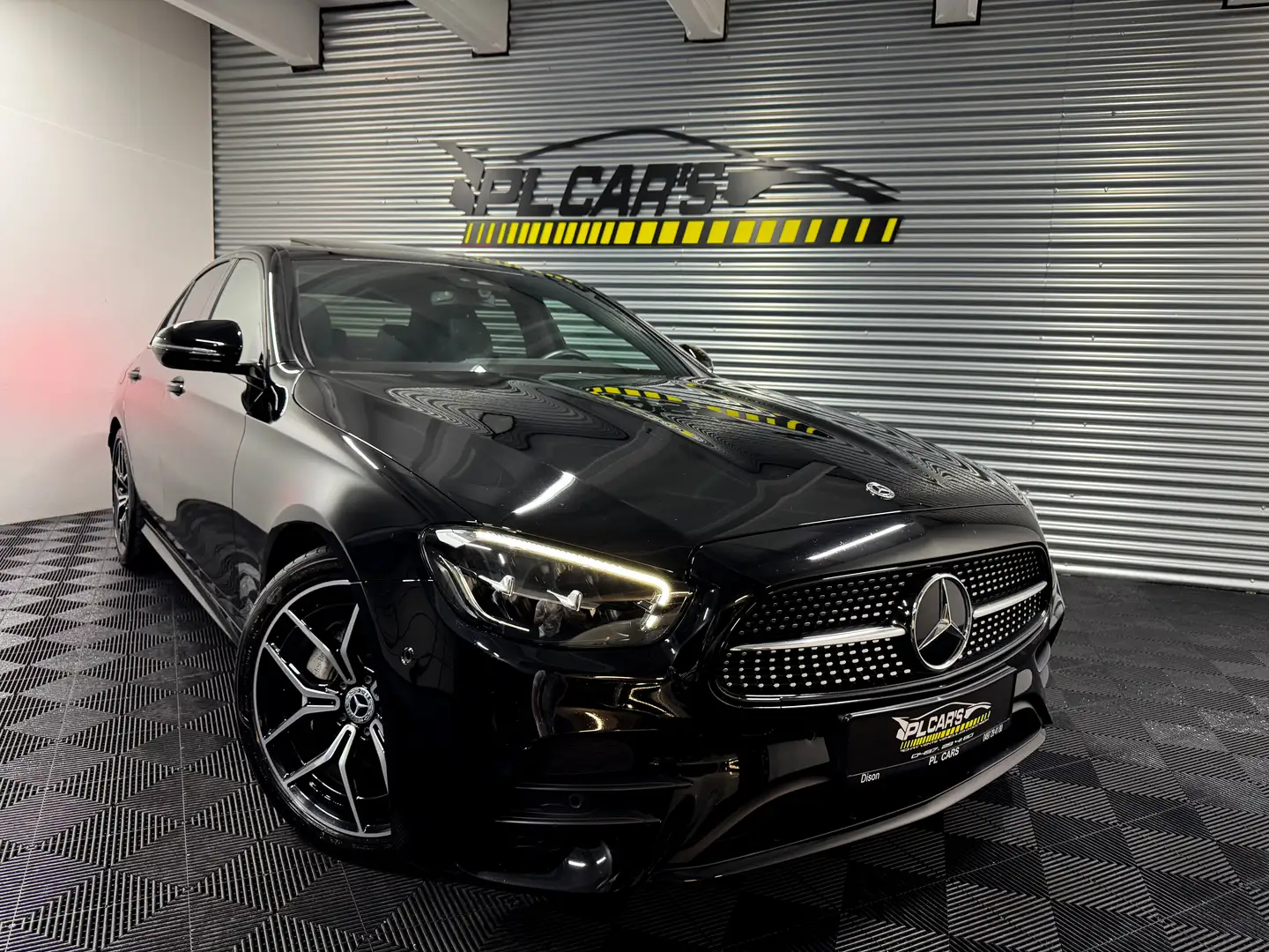 Mercedes-Benz E 200 d PACK AMG | FACE LIFT | LED | XENON | GARANTIE crna - 2