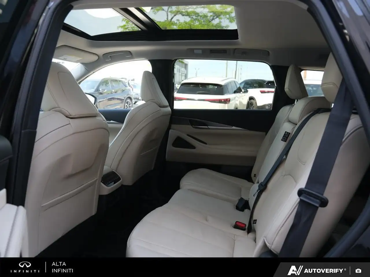 Infiniti QX60 снимка Infiniti QX60