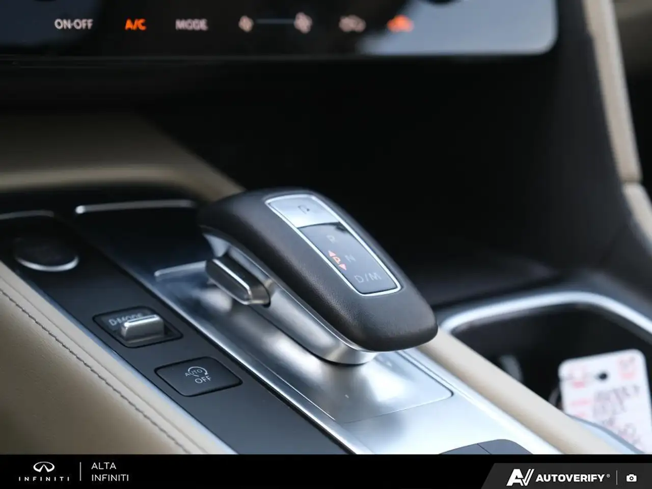 Infiniti QX60 снимка Infiniti QX60