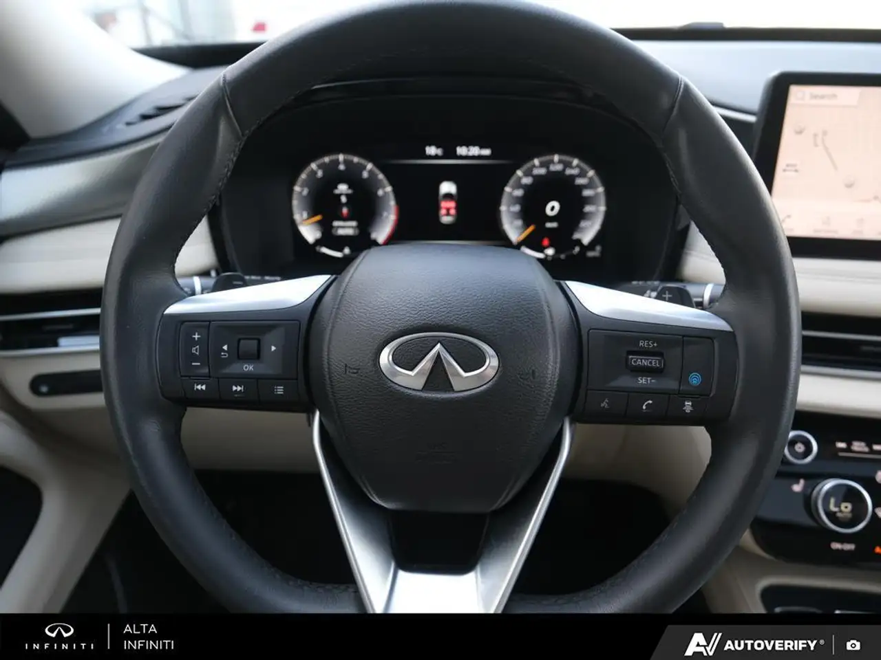 Infiniti QX60 снимка Infiniti QX60