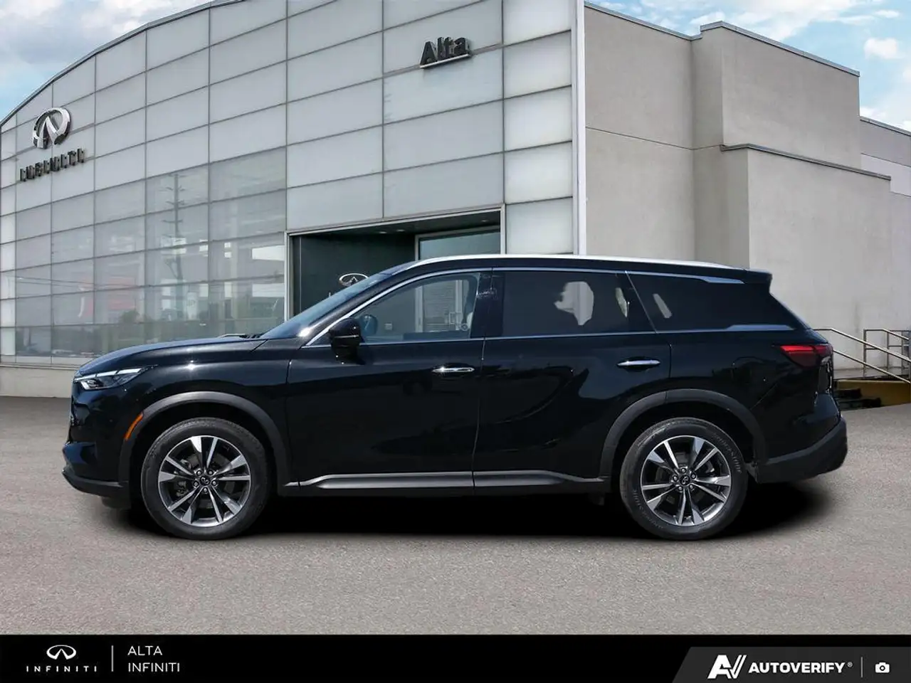 Infiniti QX60 снимка Infiniti QX60