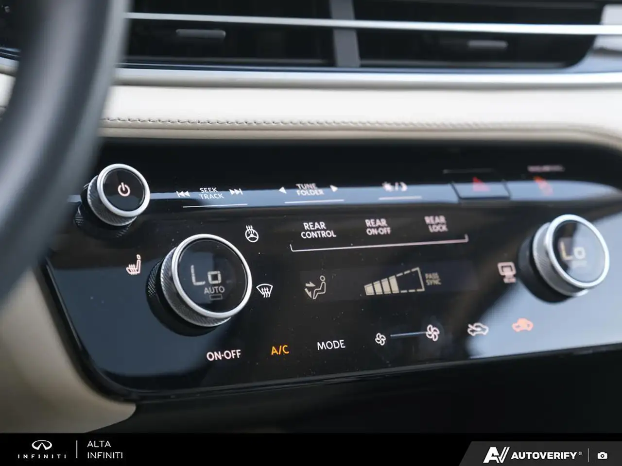 Infiniti QX60 снимка Infiniti QX60