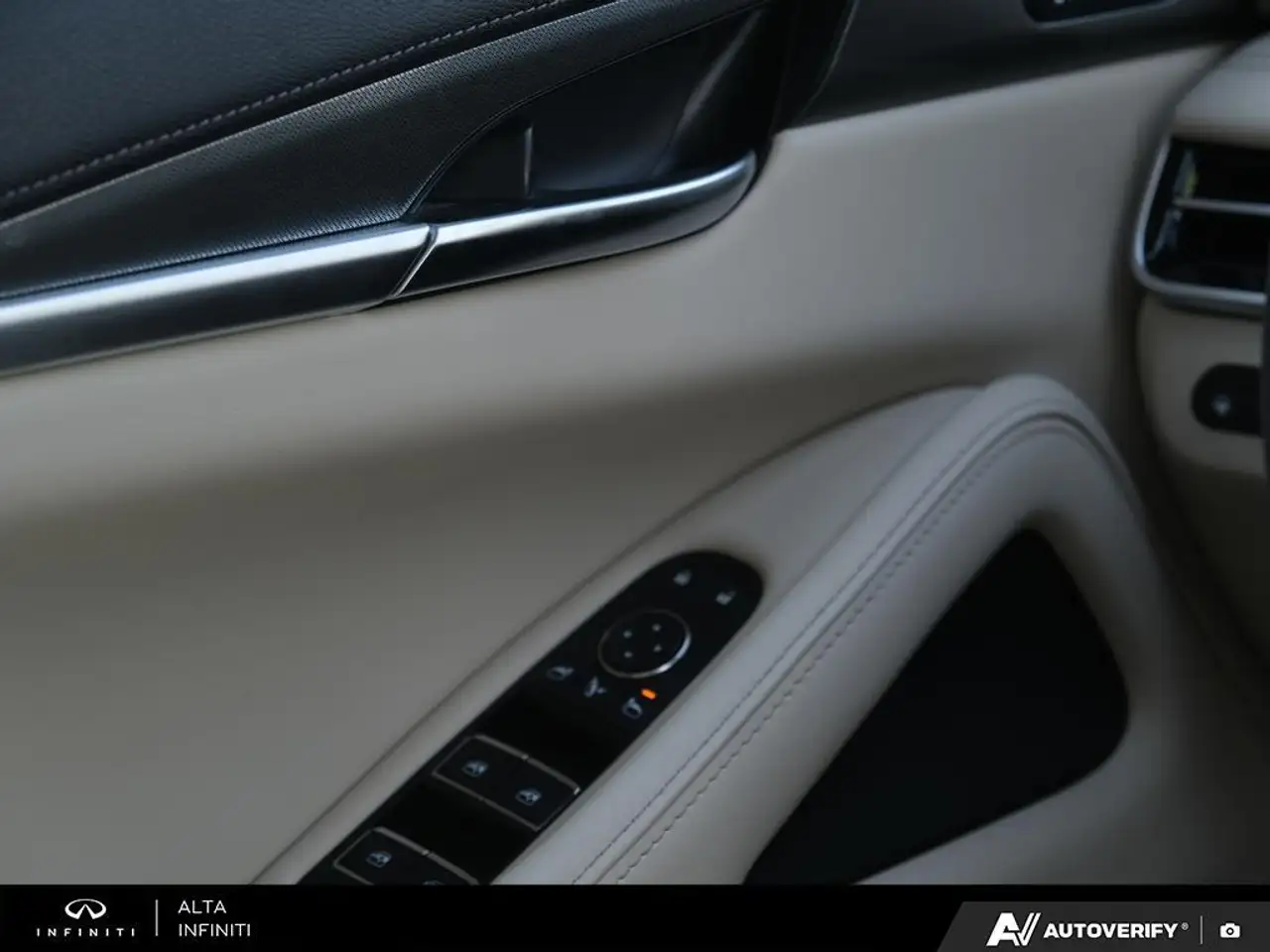 Infiniti QX60 снимка Infiniti QX60