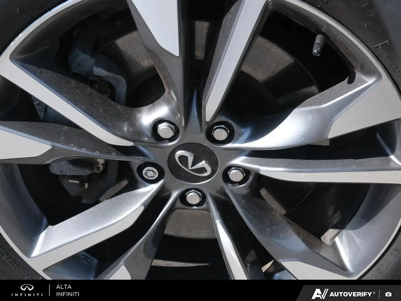Infiniti QX60 снимка Infiniti QX60