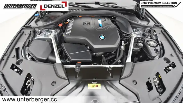 BMW 5 Series view 16