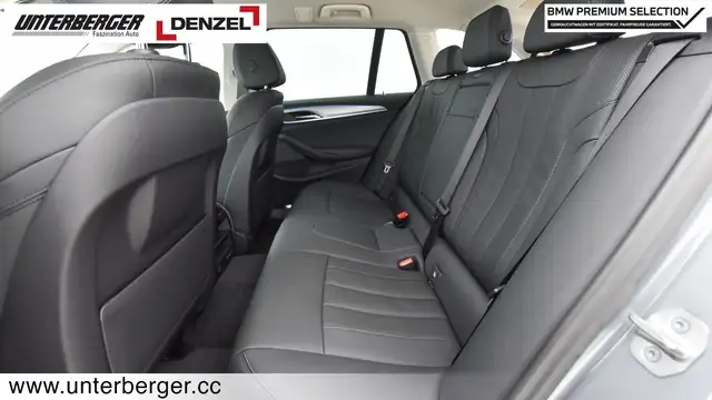 BMW 5 Series view 13
