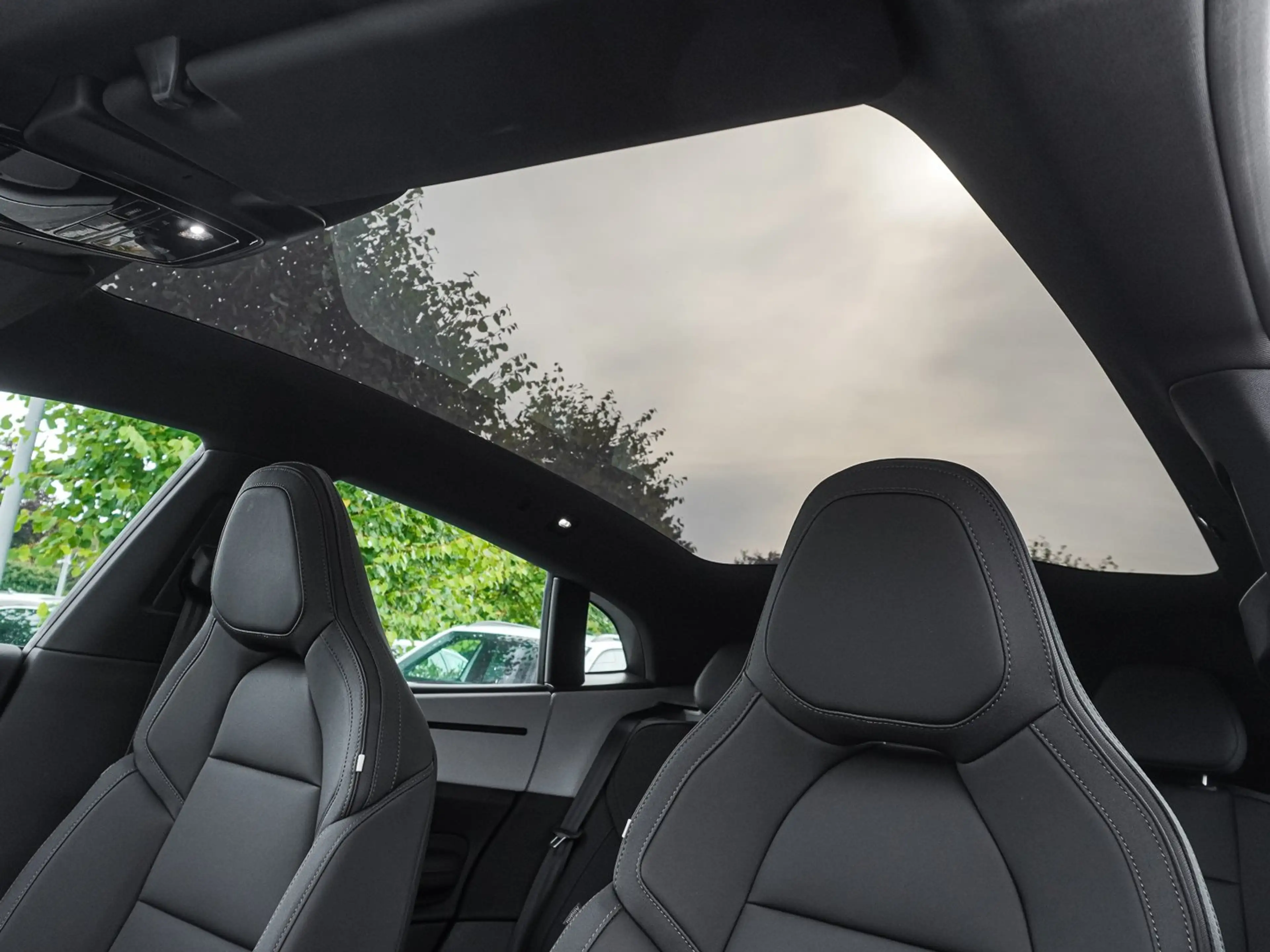 Polestar 4 100 kWh Long Range Dual — photo 7