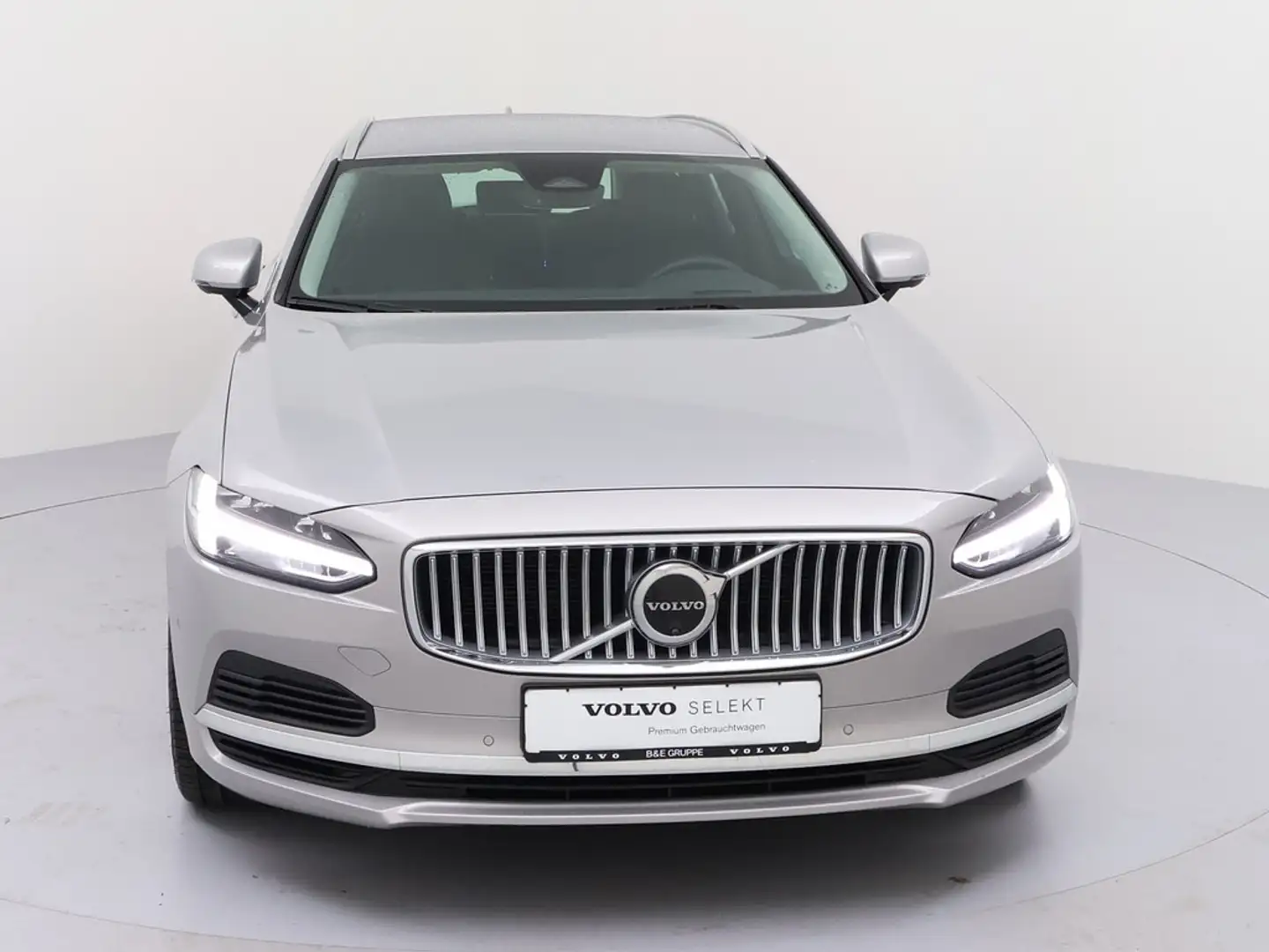 Volvo V90 Kombi T6 Plus Bright Recharge Plug-In Hybrid AWD Silber - 2