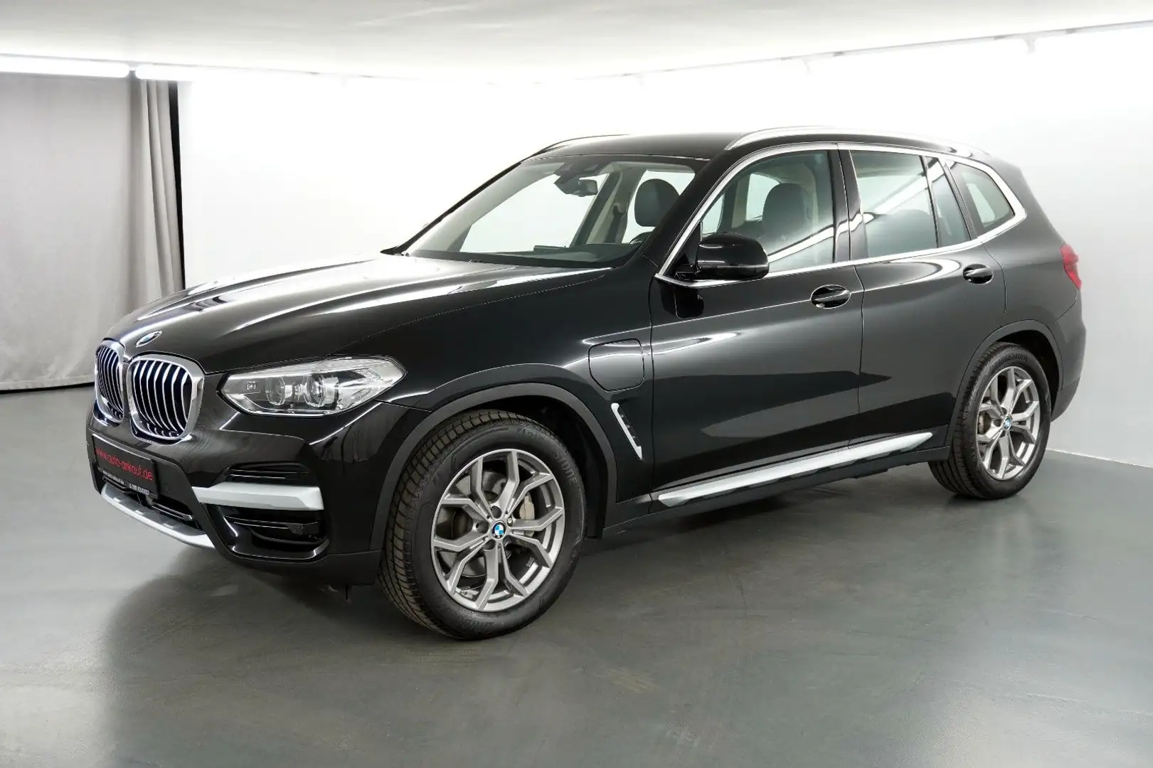 BMW X3 xDrive 30 e xLine AHK LED ACC Sportsitze Zwart - 1
