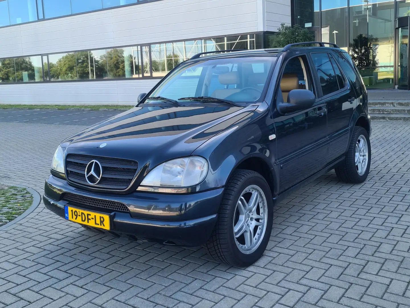Mercedes-Benz ML 320 ML 320 - 1