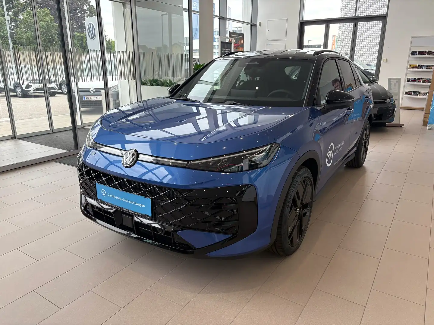 Volkswagen T-Roc R-Line eTSI DSG Blau - 1