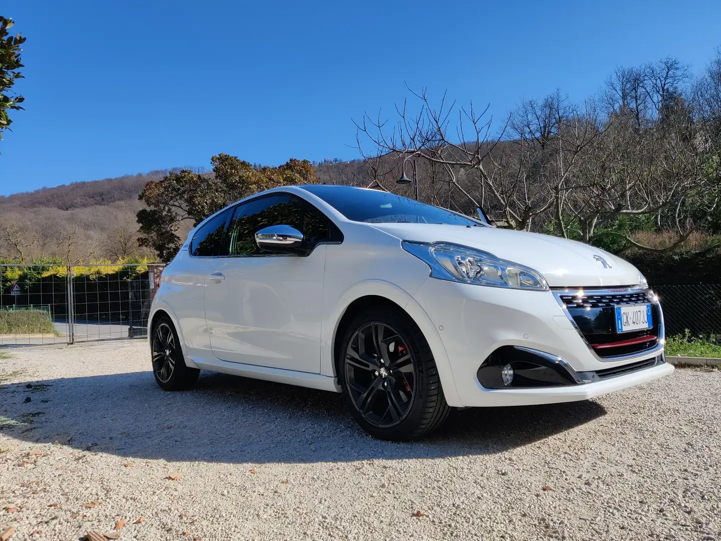 Peugeot 208 3p 1.6 thp Gti s&s 208cv - 1