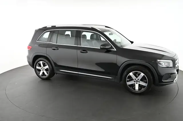 Mercedes-Benz GLB view 8