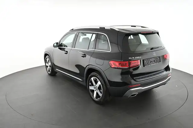 Mercedes-Benz GLB view 9