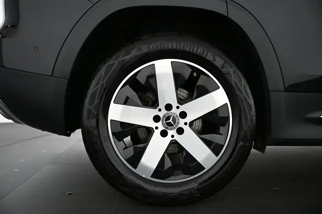 Mercedes-Benz GLB view 15