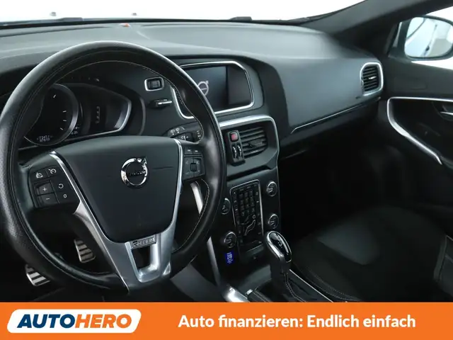 Volvo V40 view 11