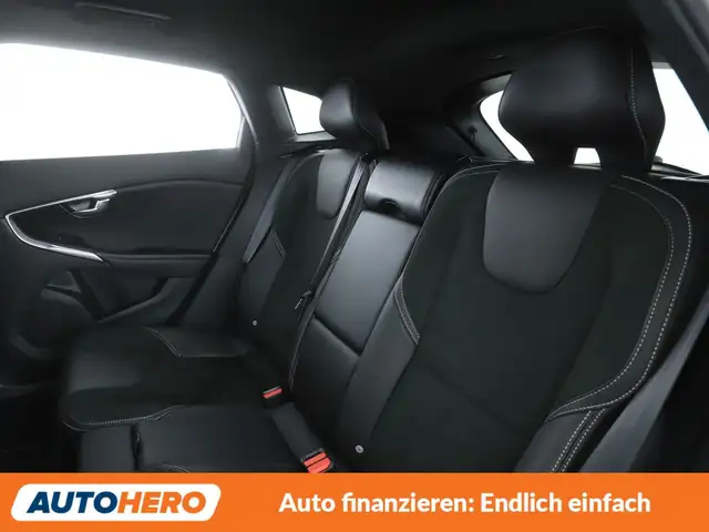 Volvo V40 view 14