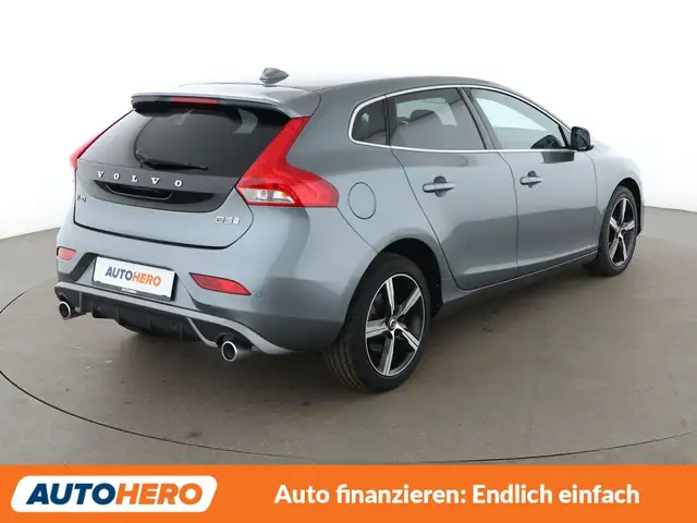 Volvo V40 view 6