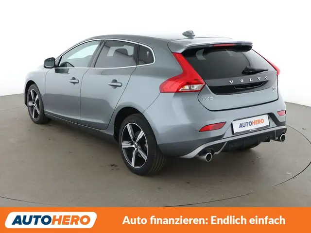 Volvo V40 view 4