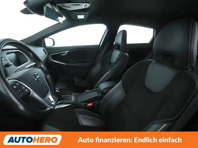 Volvo V40 view 10