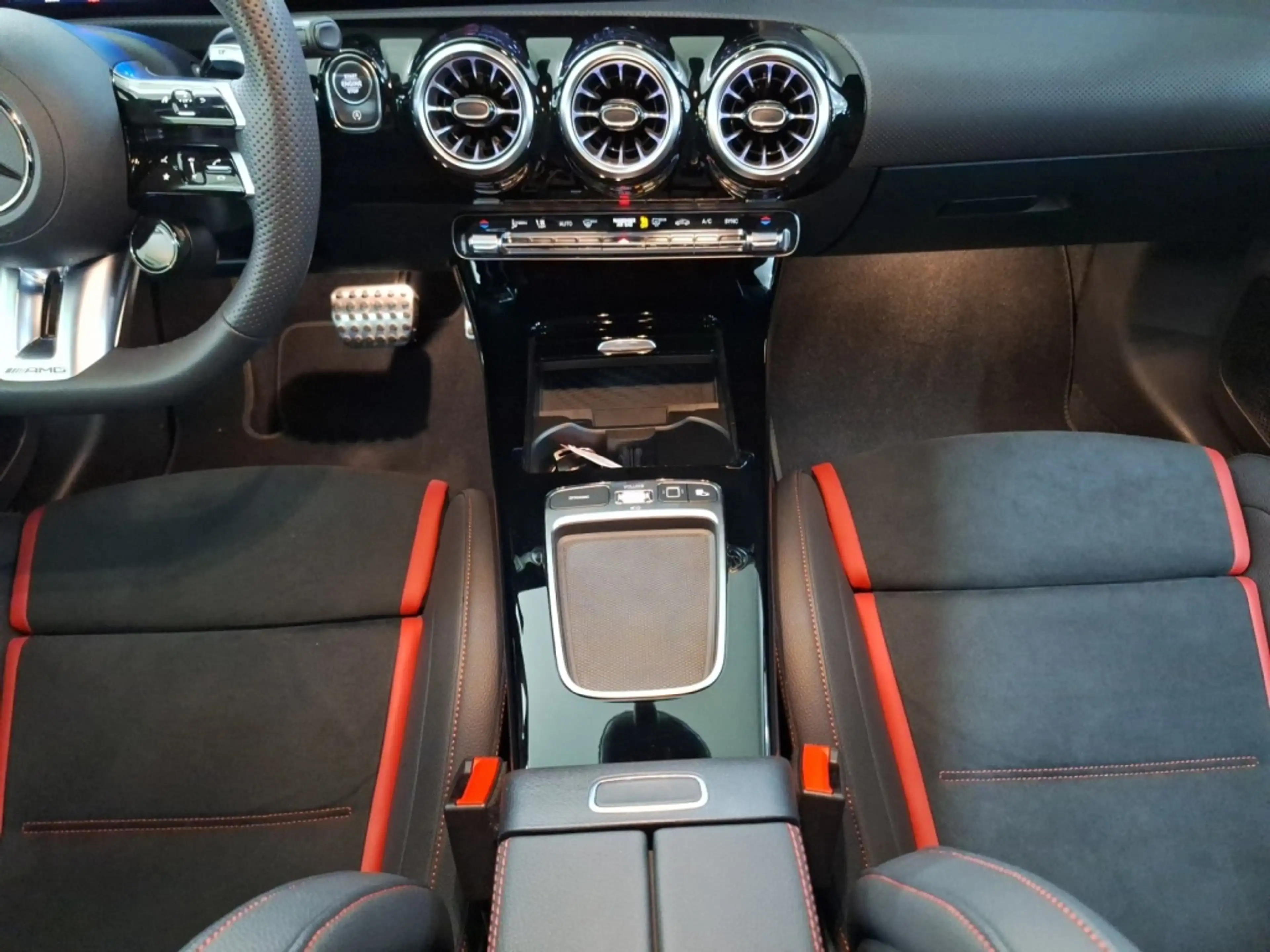 Mercedes-Benz A 35 AMG AMG A 35 4M Pano Multibeam LED 360° Automatik Navi — photo 15