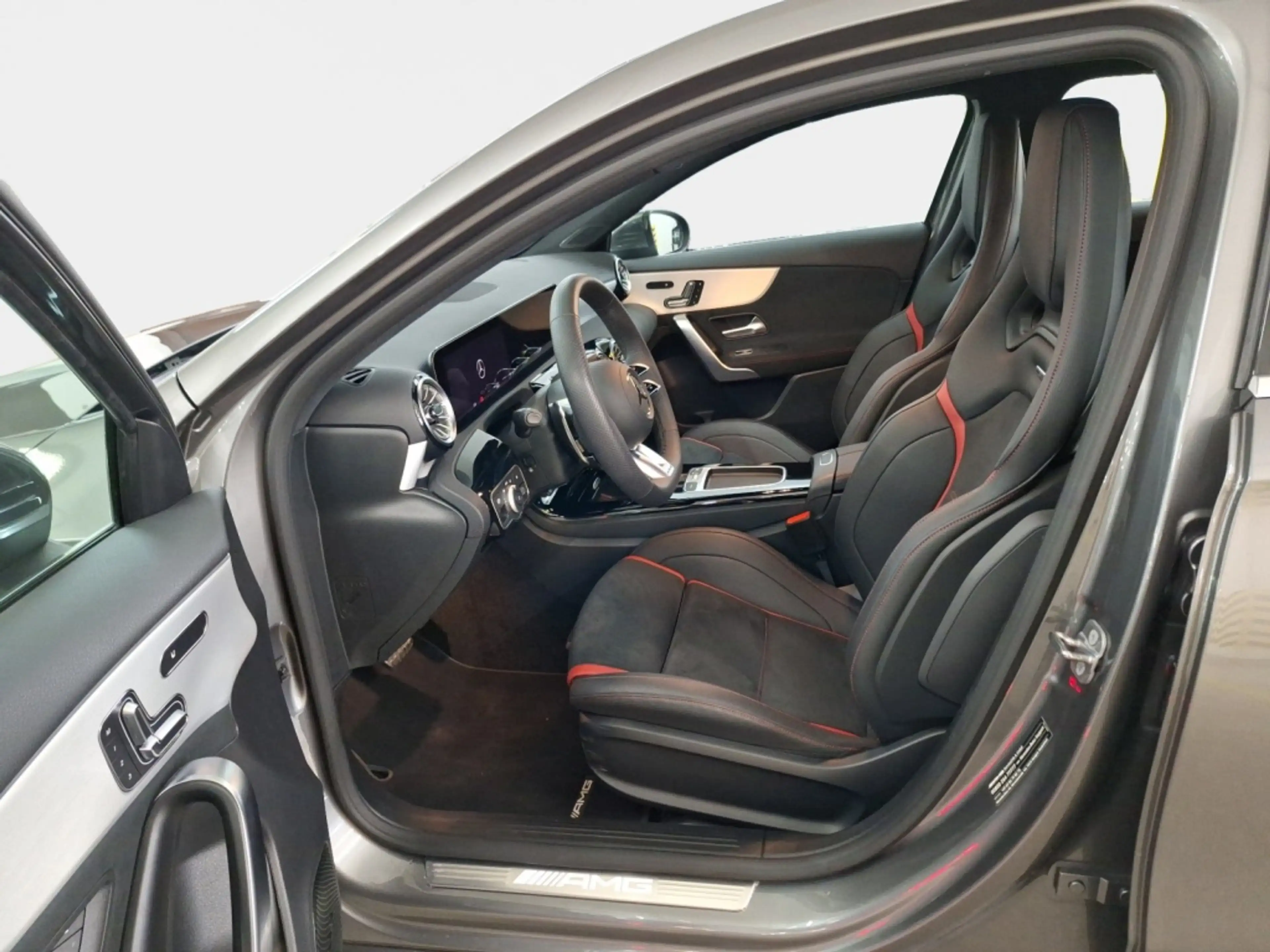 Mercedes-Benz A 35 AMG AMG A 35 4M Pano Multibeam LED 360° Automatik Navi — photo 10