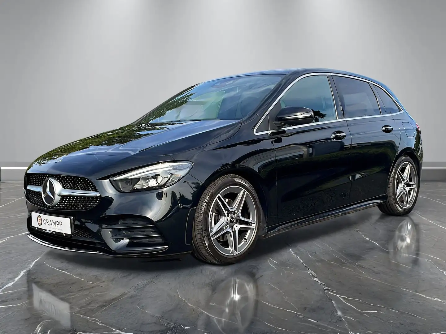 Mercedes-Benz B 180 AMG Line +LED+ASSISTS+KEYLESS+KAMERA+uvm. Černá - 2