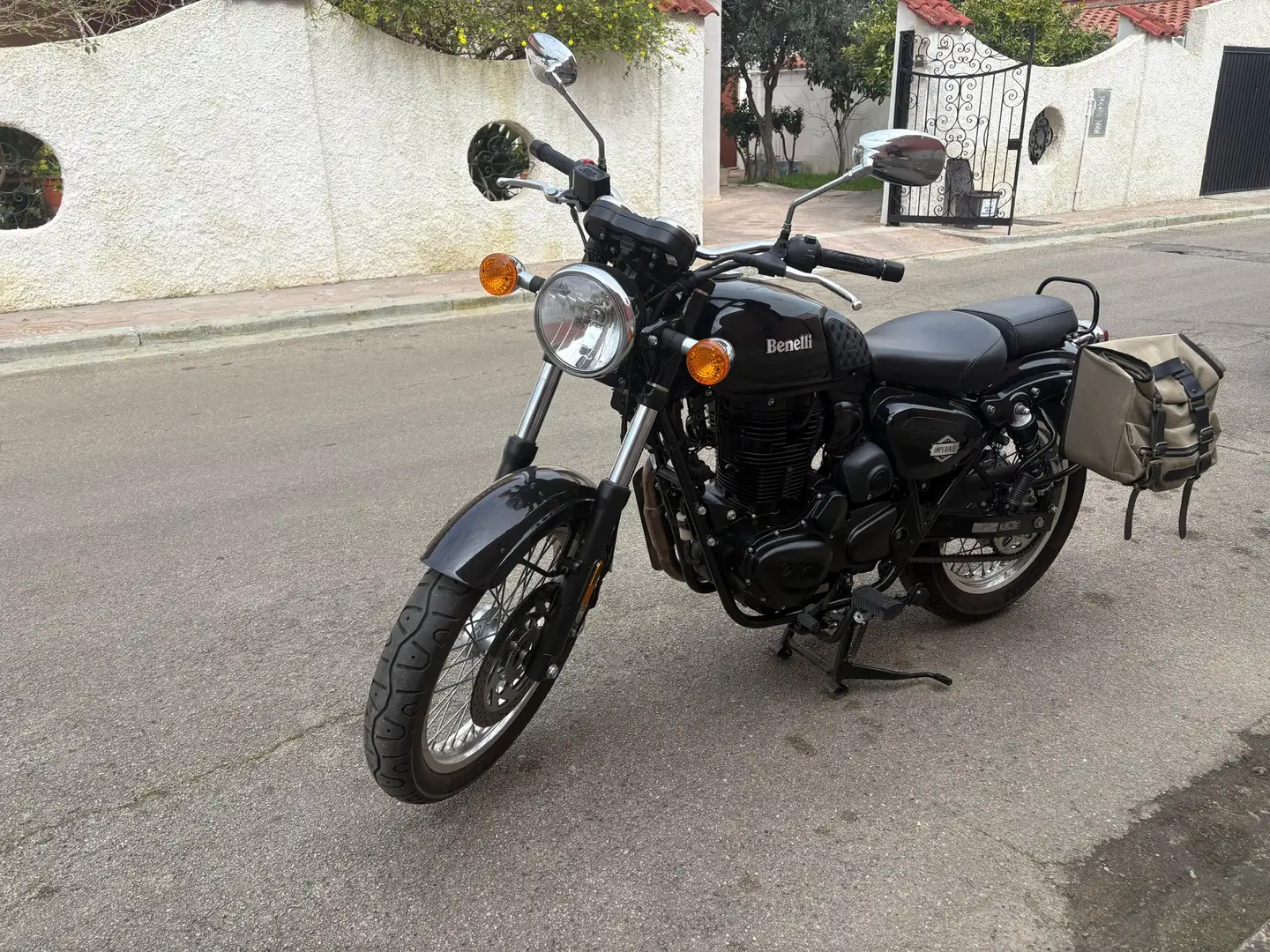 Benelli Imperiale Benelli Imperiale 400 - 2