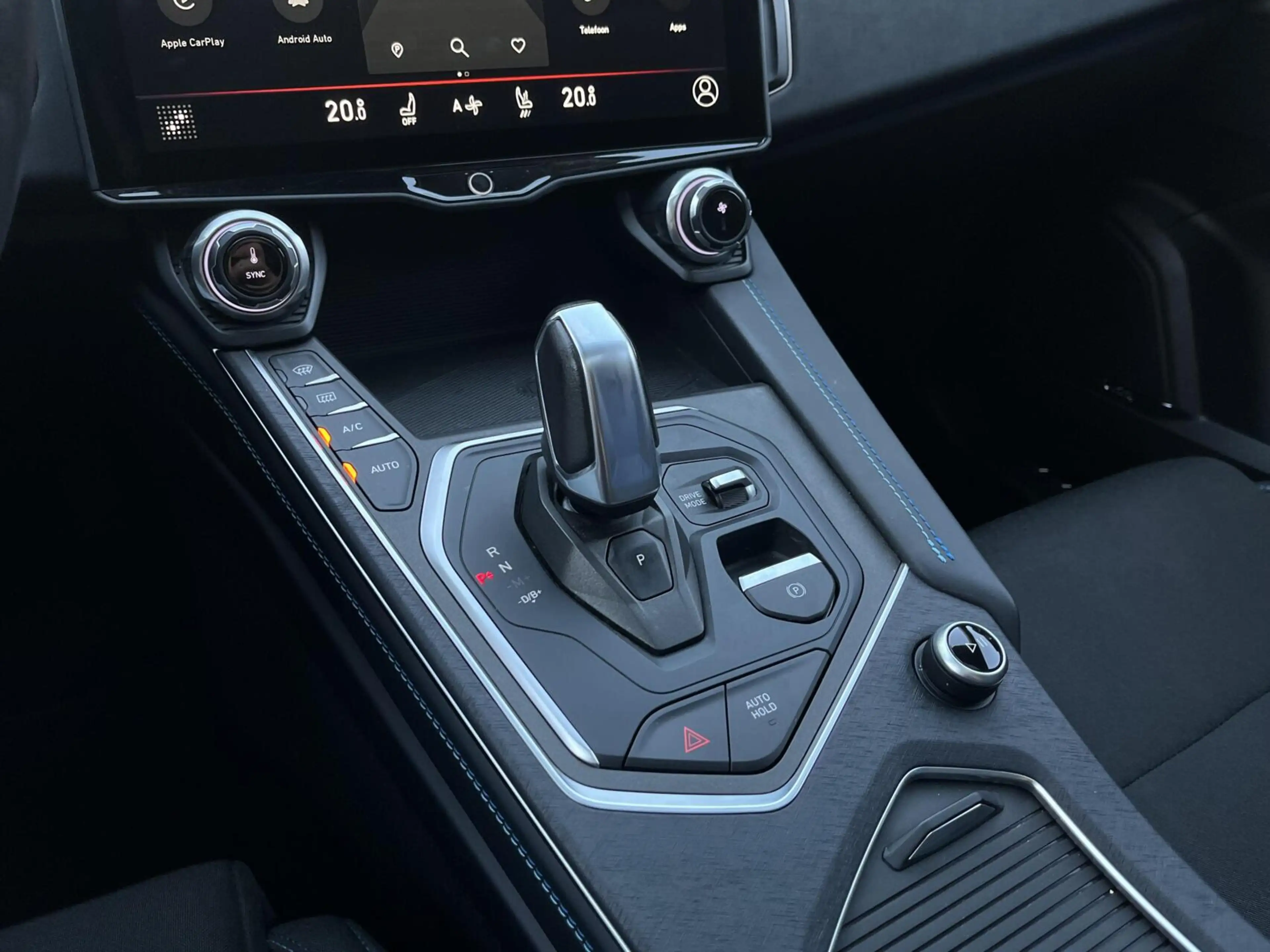 Lynk & Co 01 1.5 Pano, Camera, Carplay, Climat, LM.. — photo 19