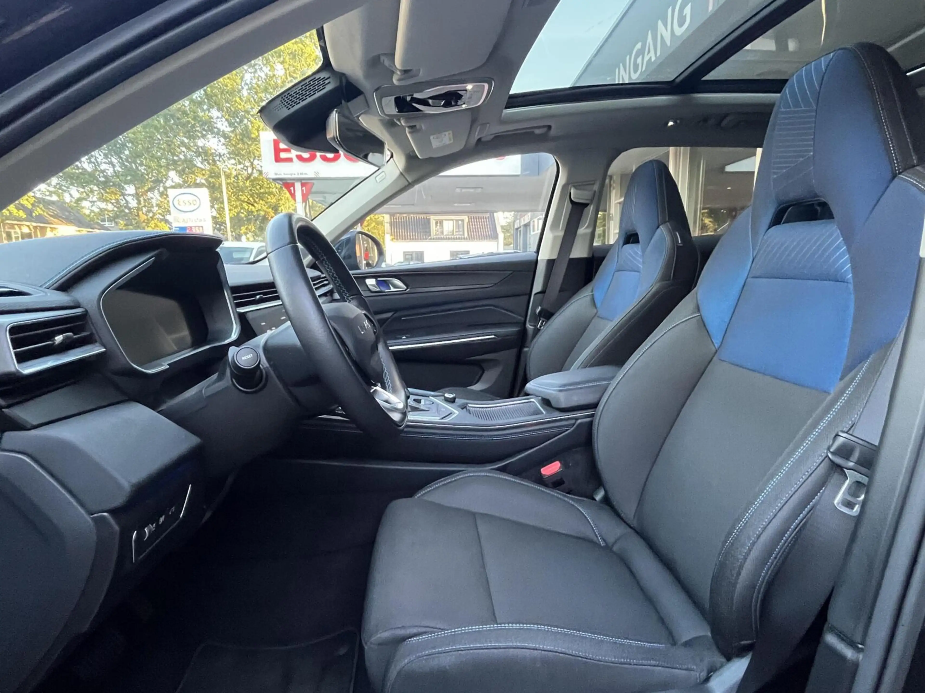 Lynk & Co 01 1.5 Pano, Camera, Carplay, Climat, LM.. — photo 4