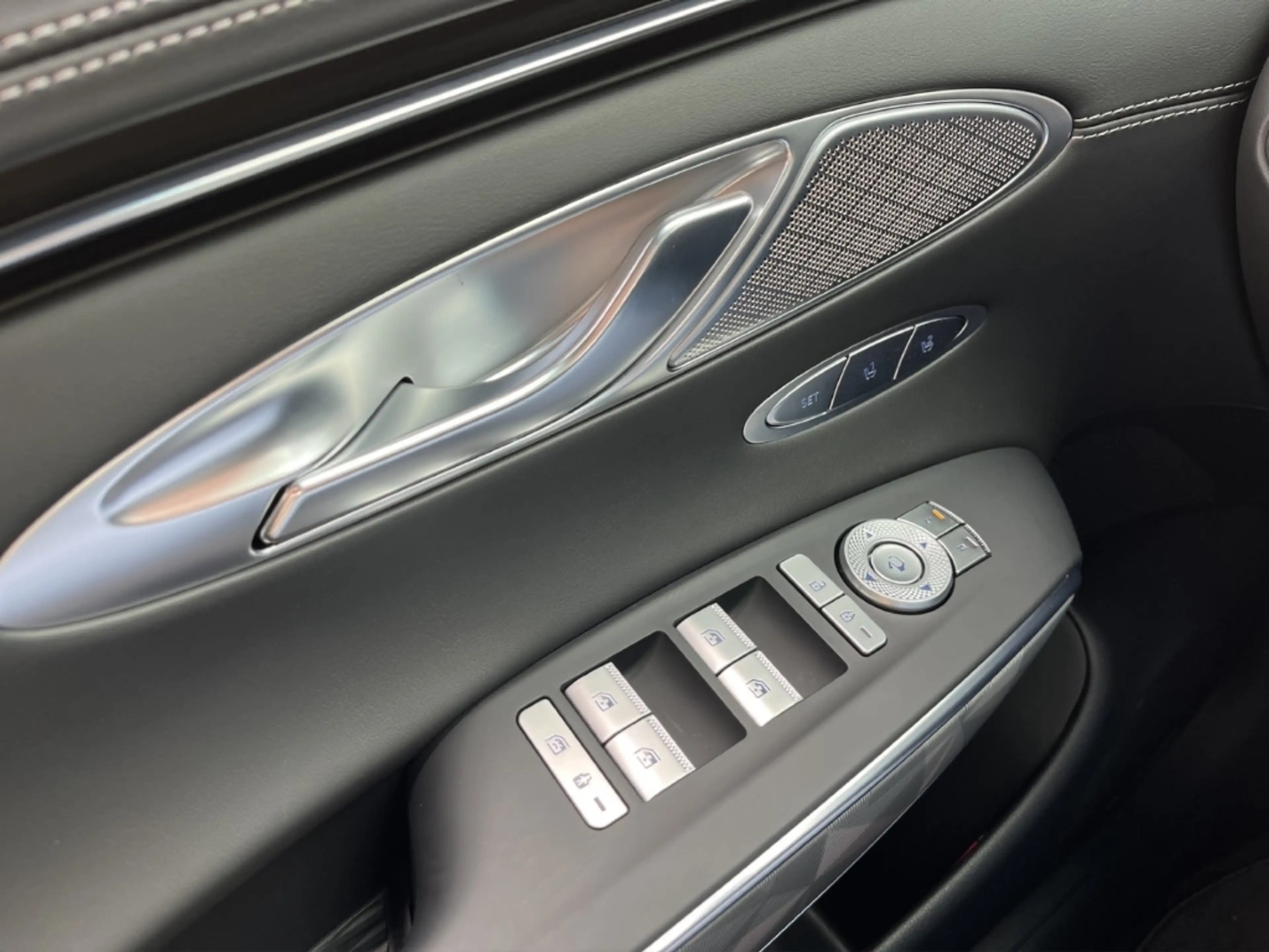 Genesis GV70 2.5 T Sport *ALLRAD*PANO*LED*CAM*NAVI* — photo 13