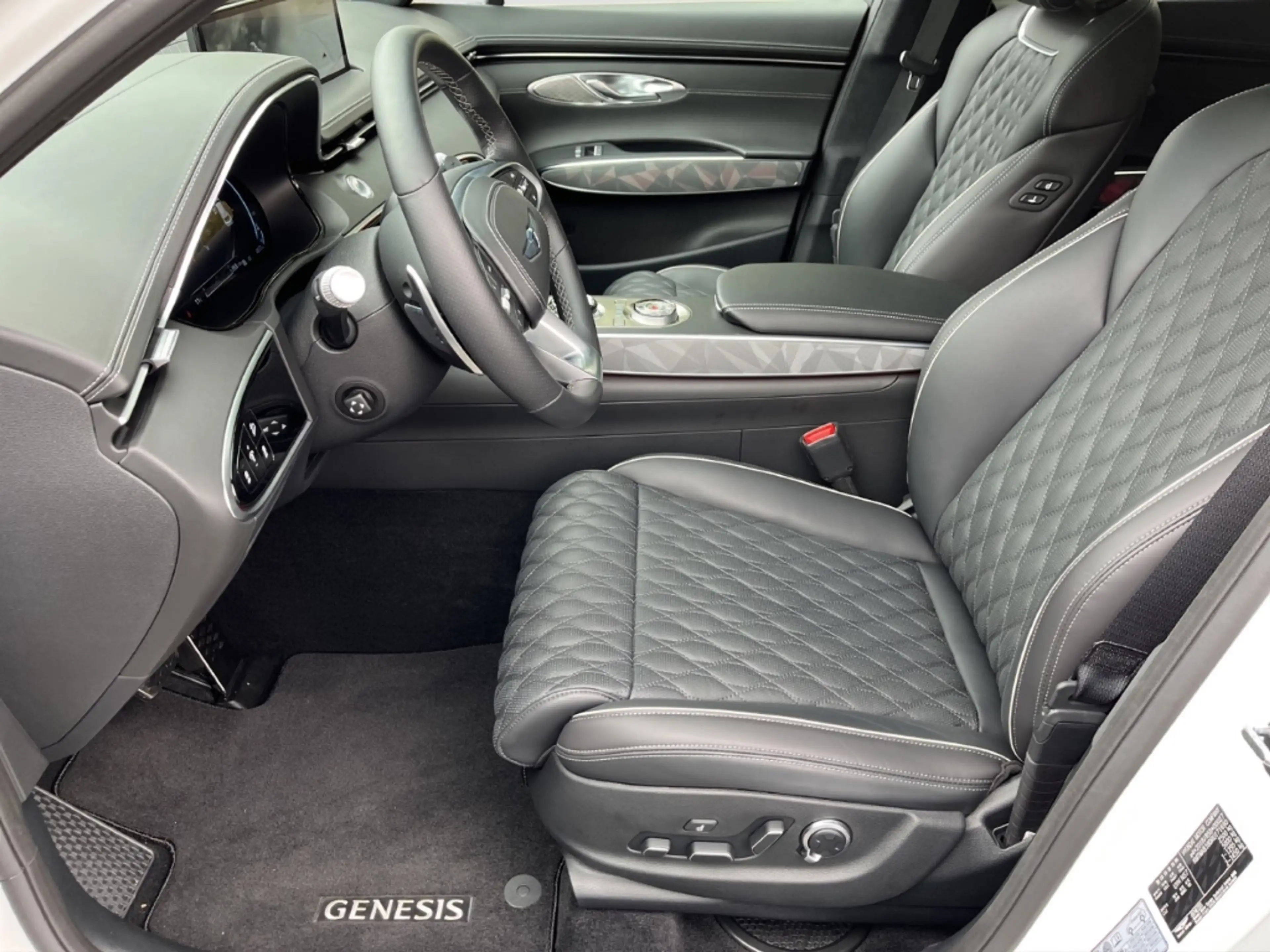 Genesis GV70 2.5 T Sport *ALLRAD*PANO*LED*CAM*NAVI* — photo 7