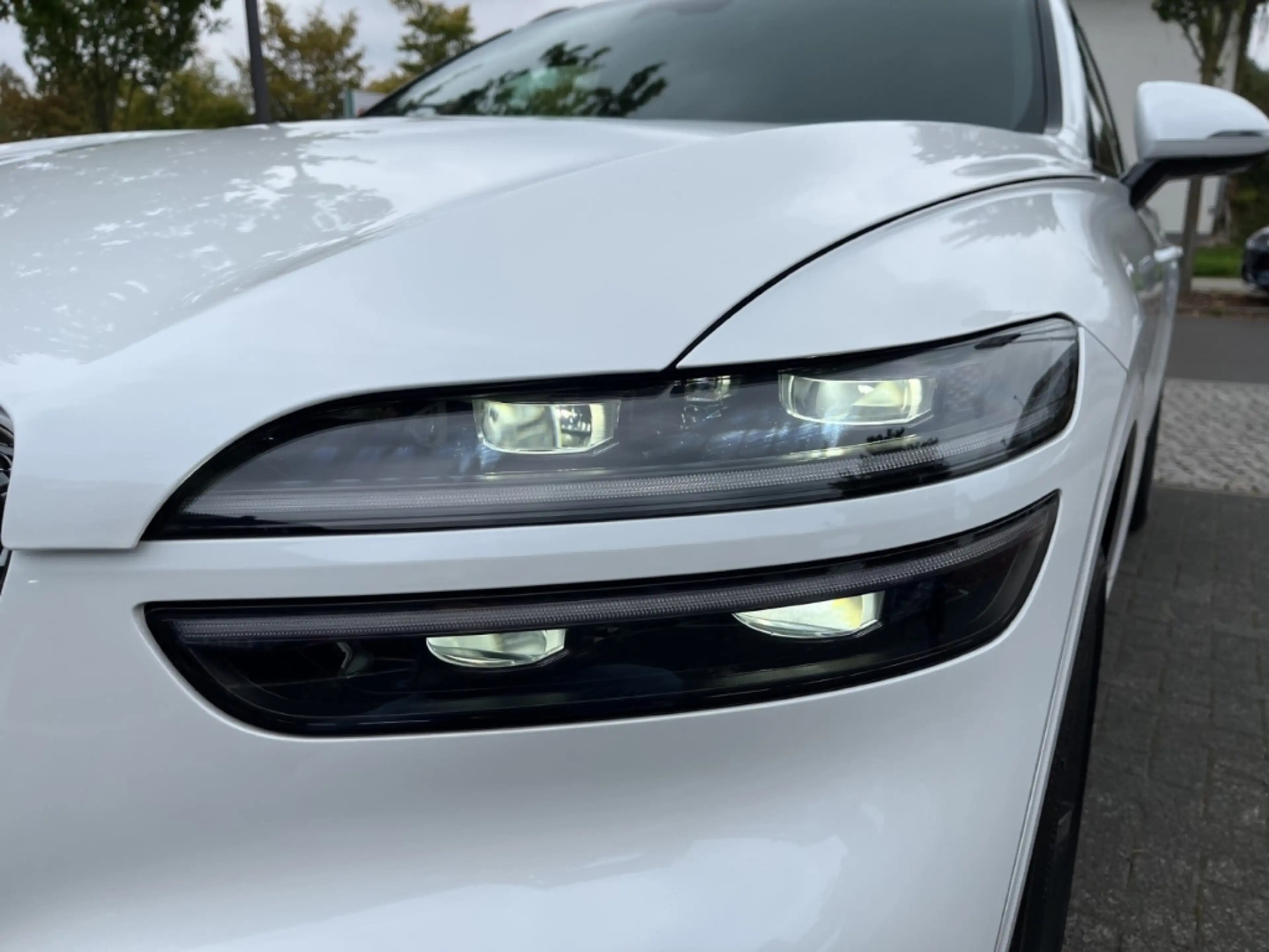 Genesis GV70 2.5 T Sport *ALLRAD*PANO*LED*CAM*NAVI* — photo 5