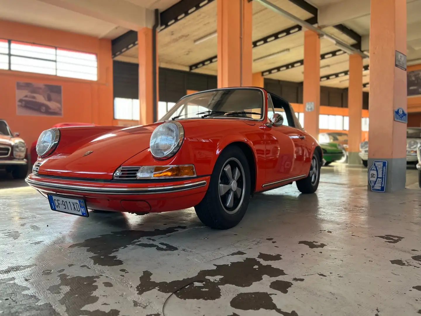 Porsche 911 Arancione - 1