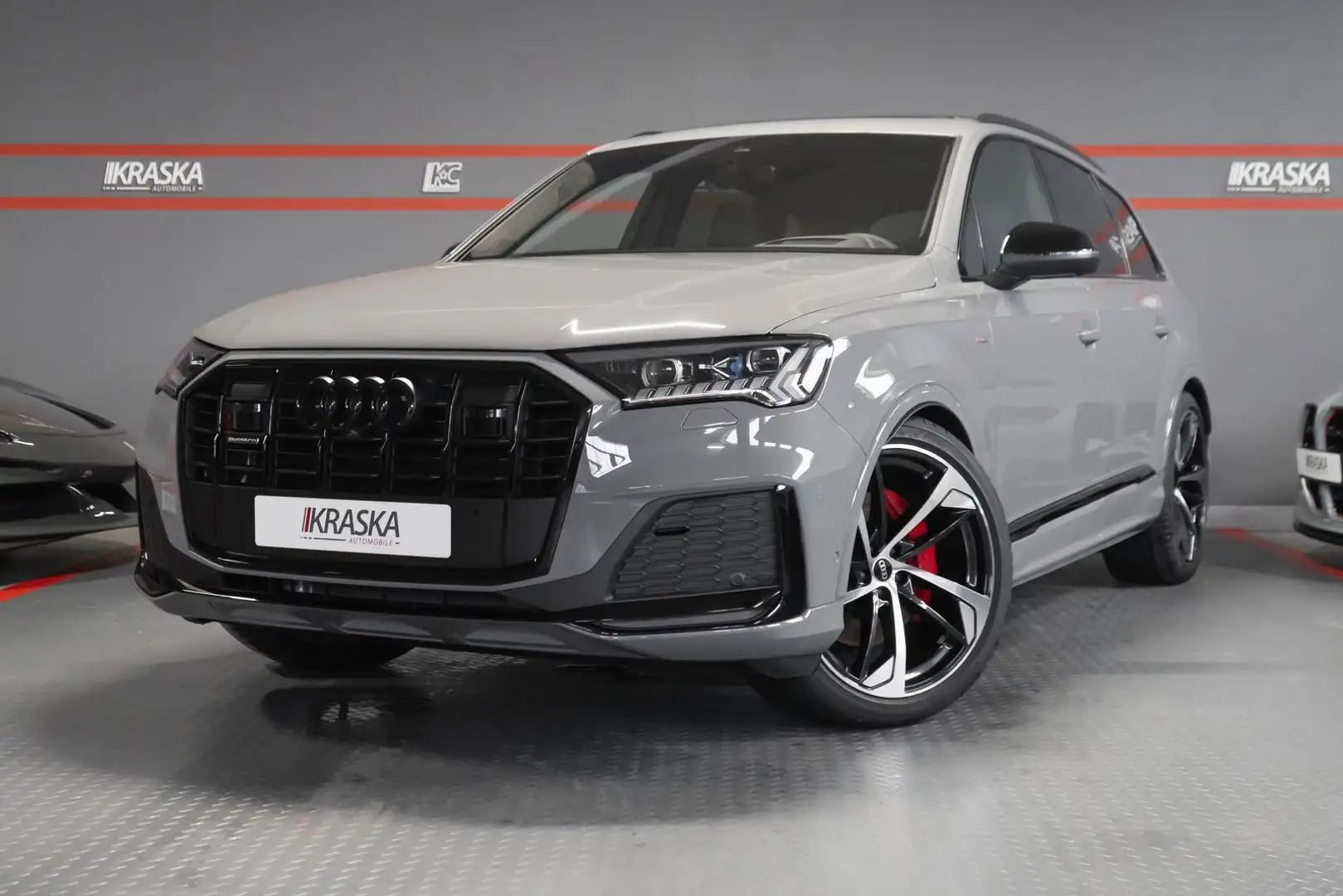 Audi Q7 50 TDI S-line competition AHK B&O PANO STHZ Grau - 2