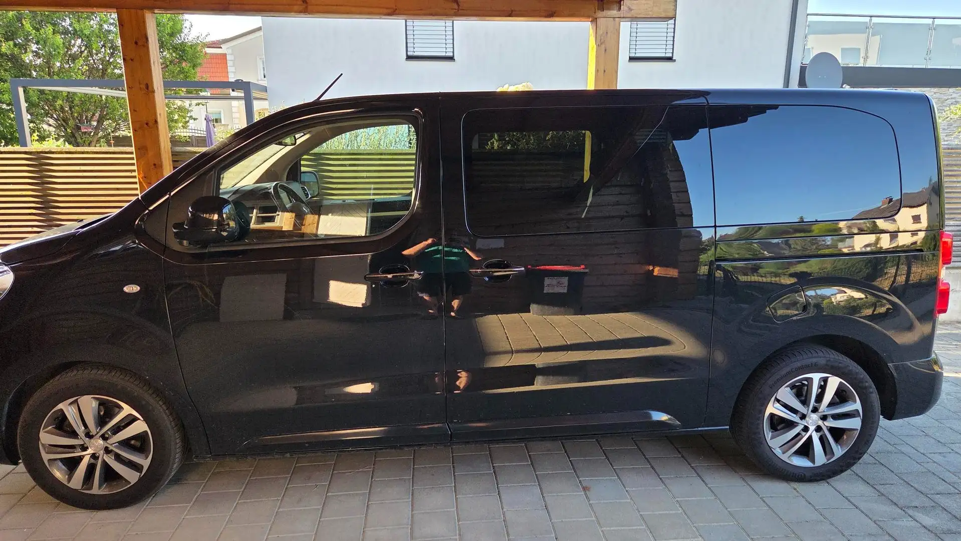 Peugeot Traveller Traveller Business L2 BlueHDI 150 S Negro - 1