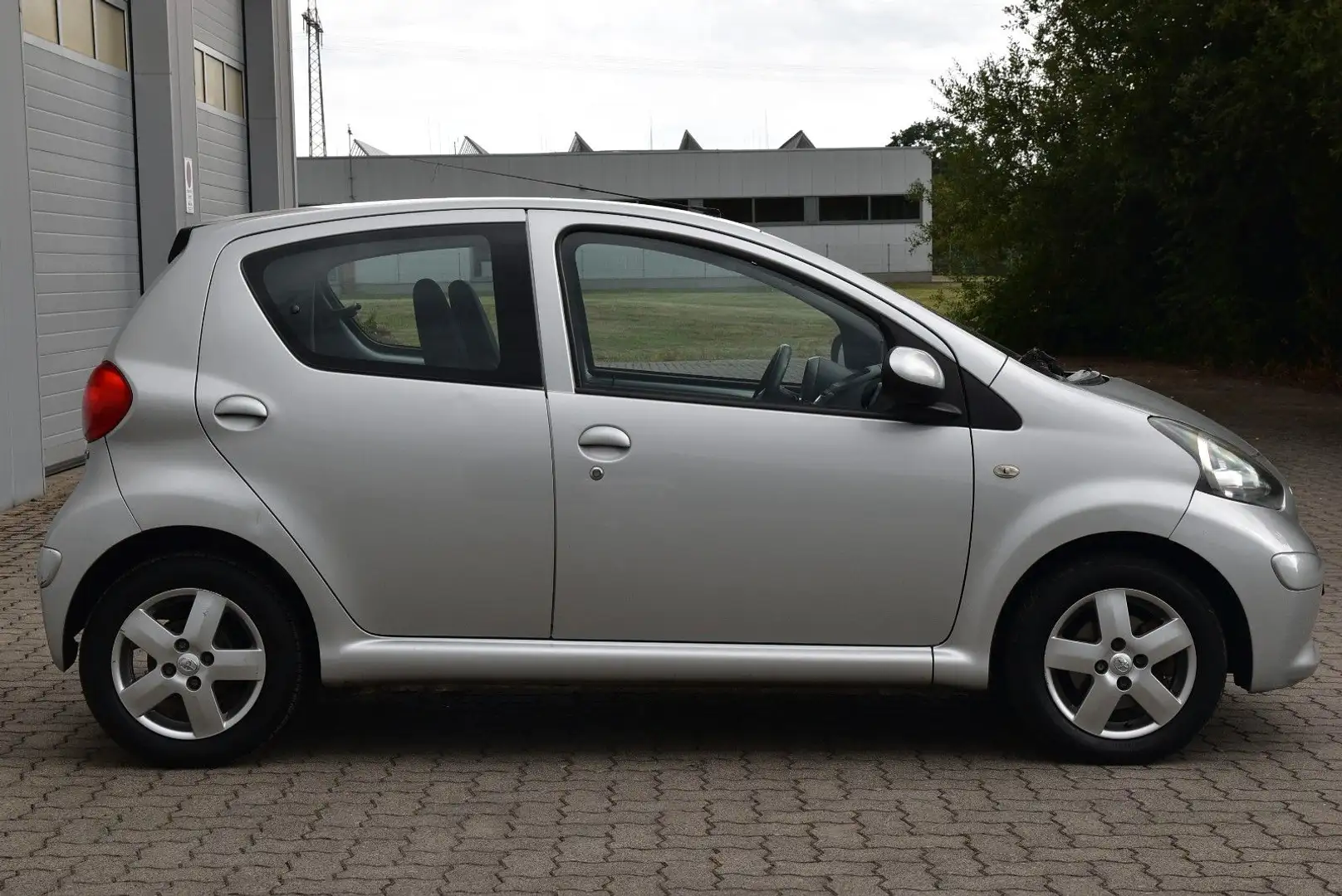 Toyota Aygo AYGO Cool Klima/Navi/ Gris - 2