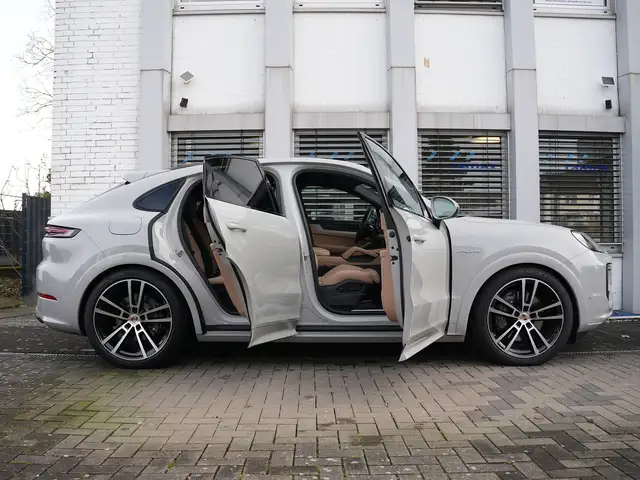 Porsche Cayenne E Hybrid Coupé SPORTDESIGN INNO LEDER BEIGE 22"