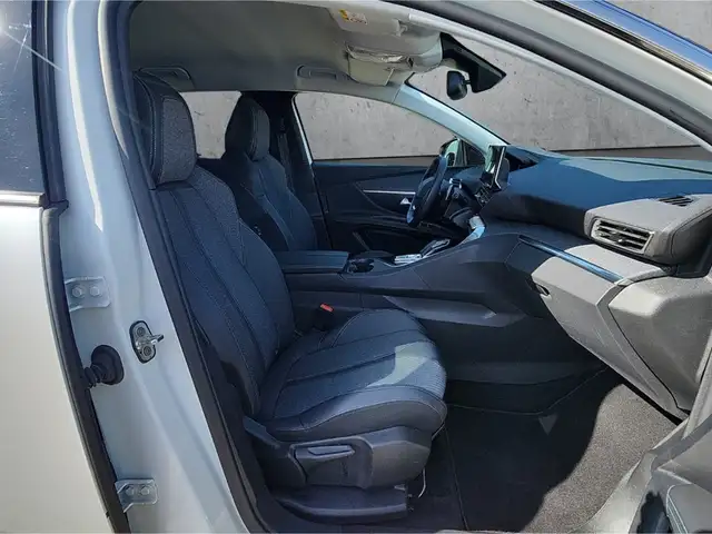 Peugeot 3008 view 13
