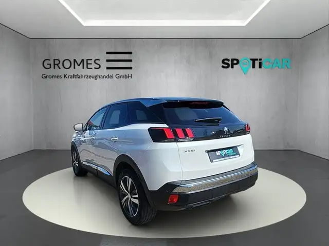 Peugeot 3008 view 5