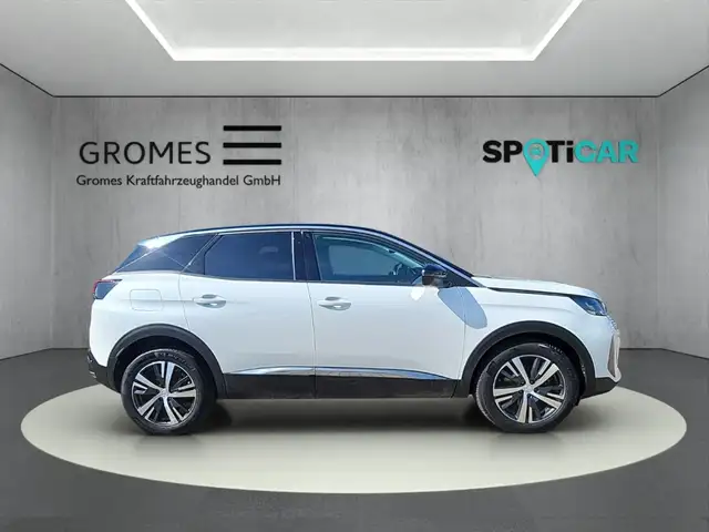Peugeot 3008 view 2