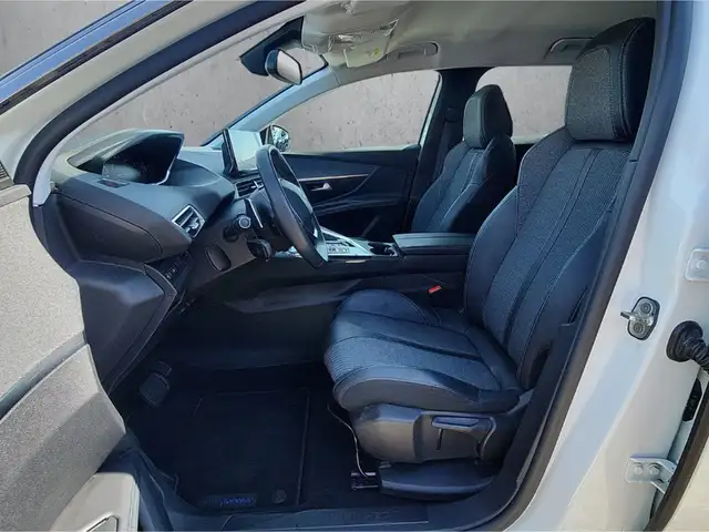 Peugeot 3008 view 9