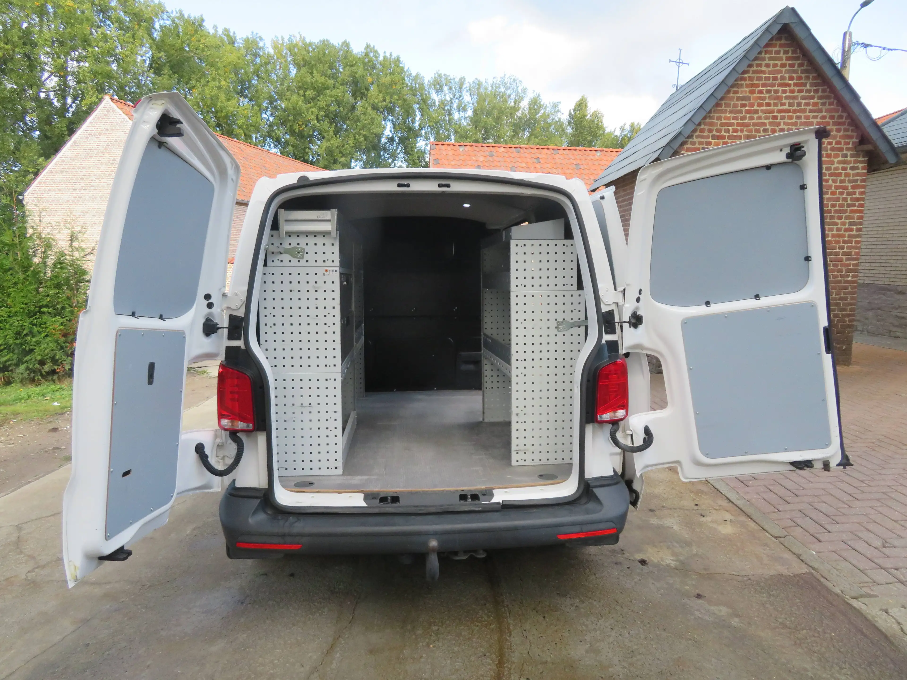 Volkswagen Transporter 2.0 TDi - ingericht — photo 10