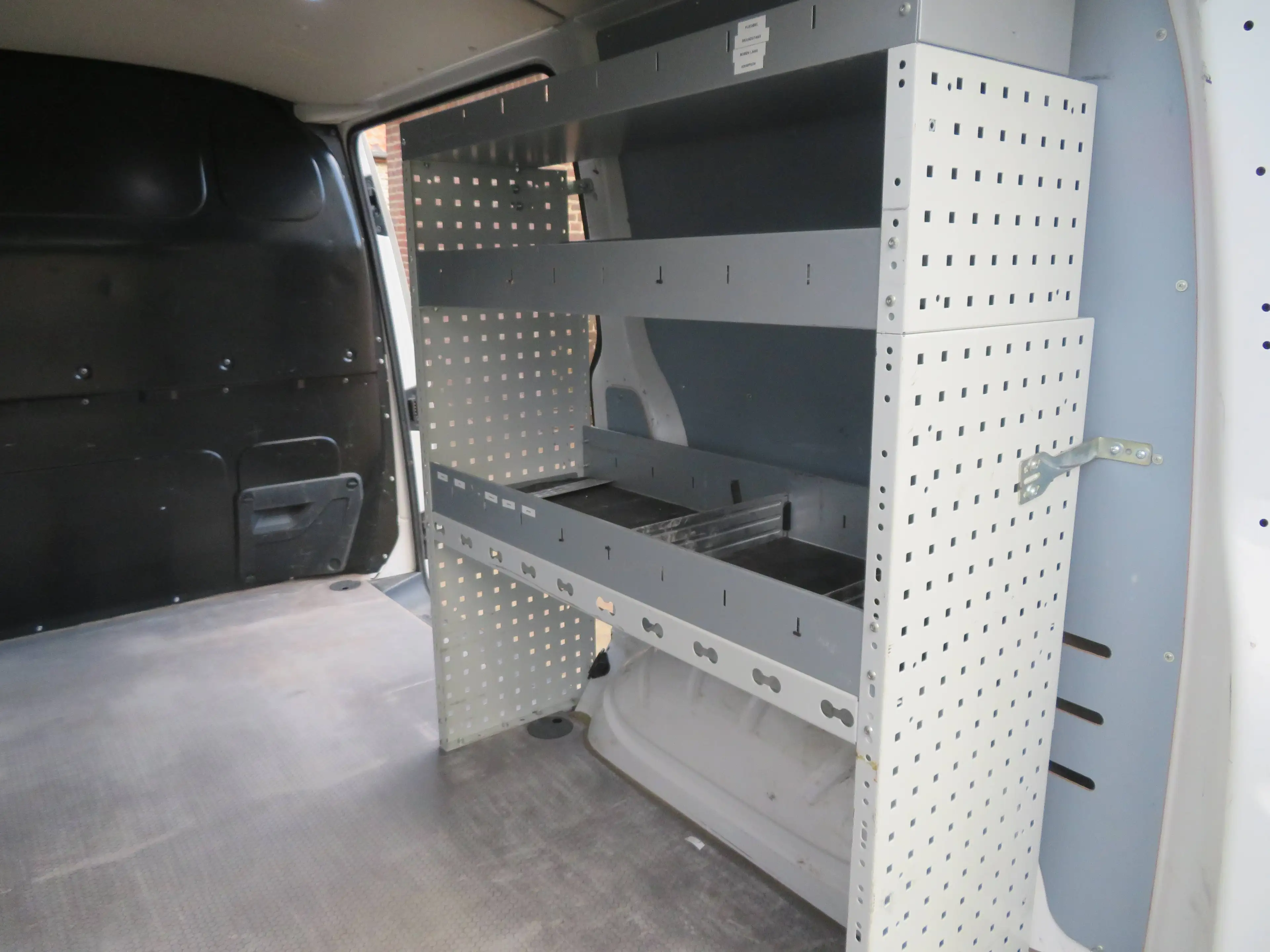 Volkswagen Transporter 2.0 TDi - ingericht — photo 12