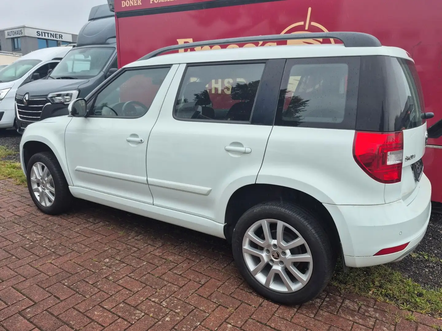 Skoda Yeti Style 2.0 TDI Kamera Navi Weiß - 1