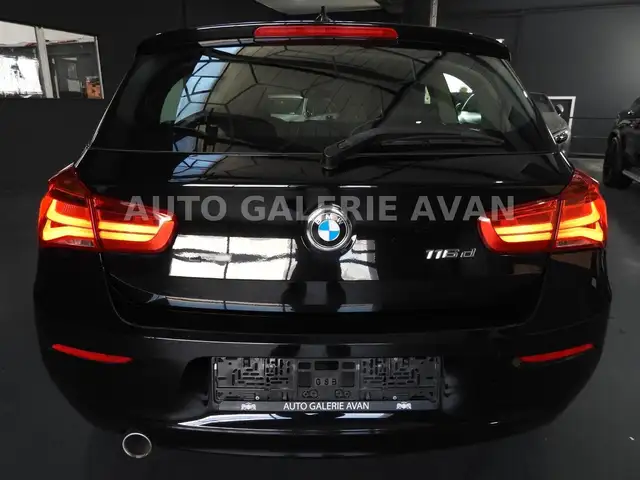 BMW 1 Series view 5