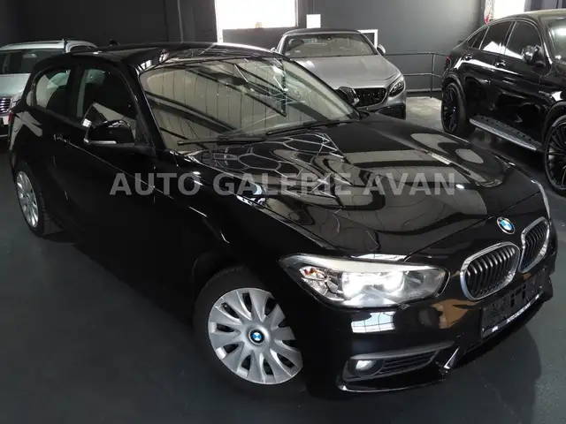 BMW 1 Series view 3